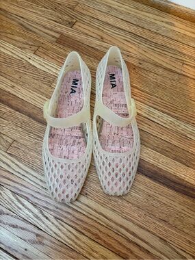 MIA Cream Lattice Mary Jane Jelly Flats